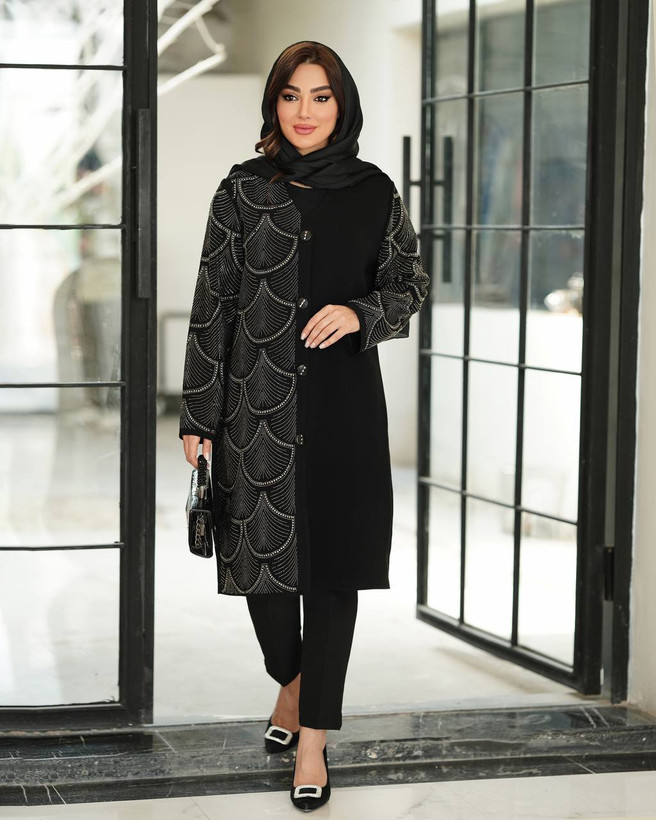 مانتو نگین کاری شده مجلسی