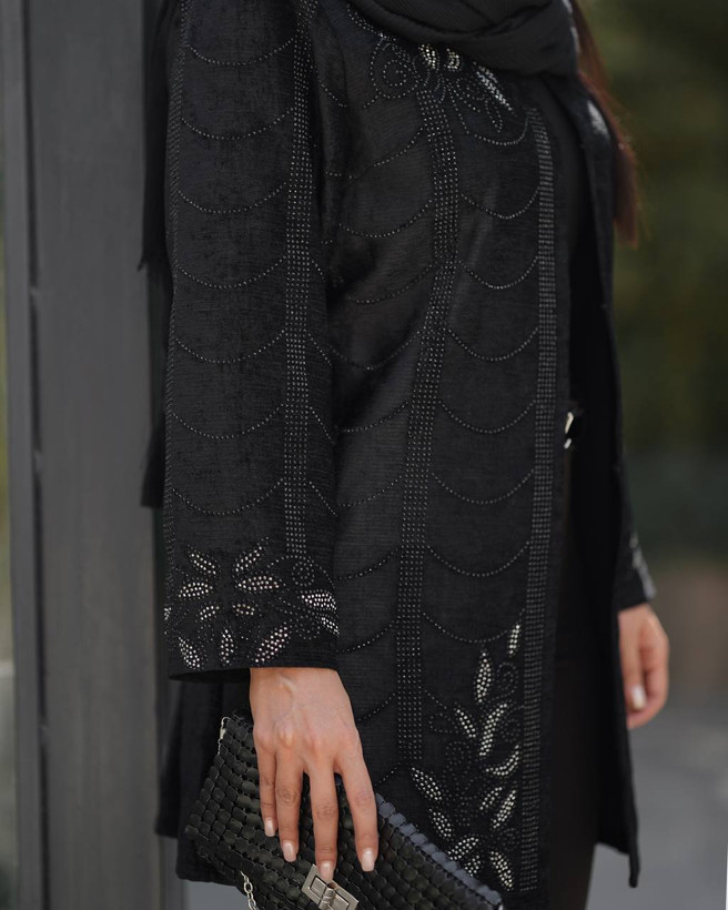 مانتو نگین کاری شده