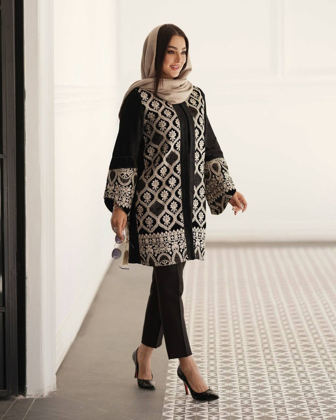 مانتو مخمل شانل جت بلک