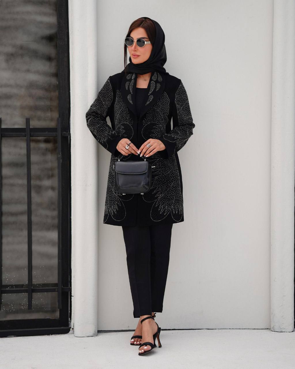 مانتو مشکی کار شده