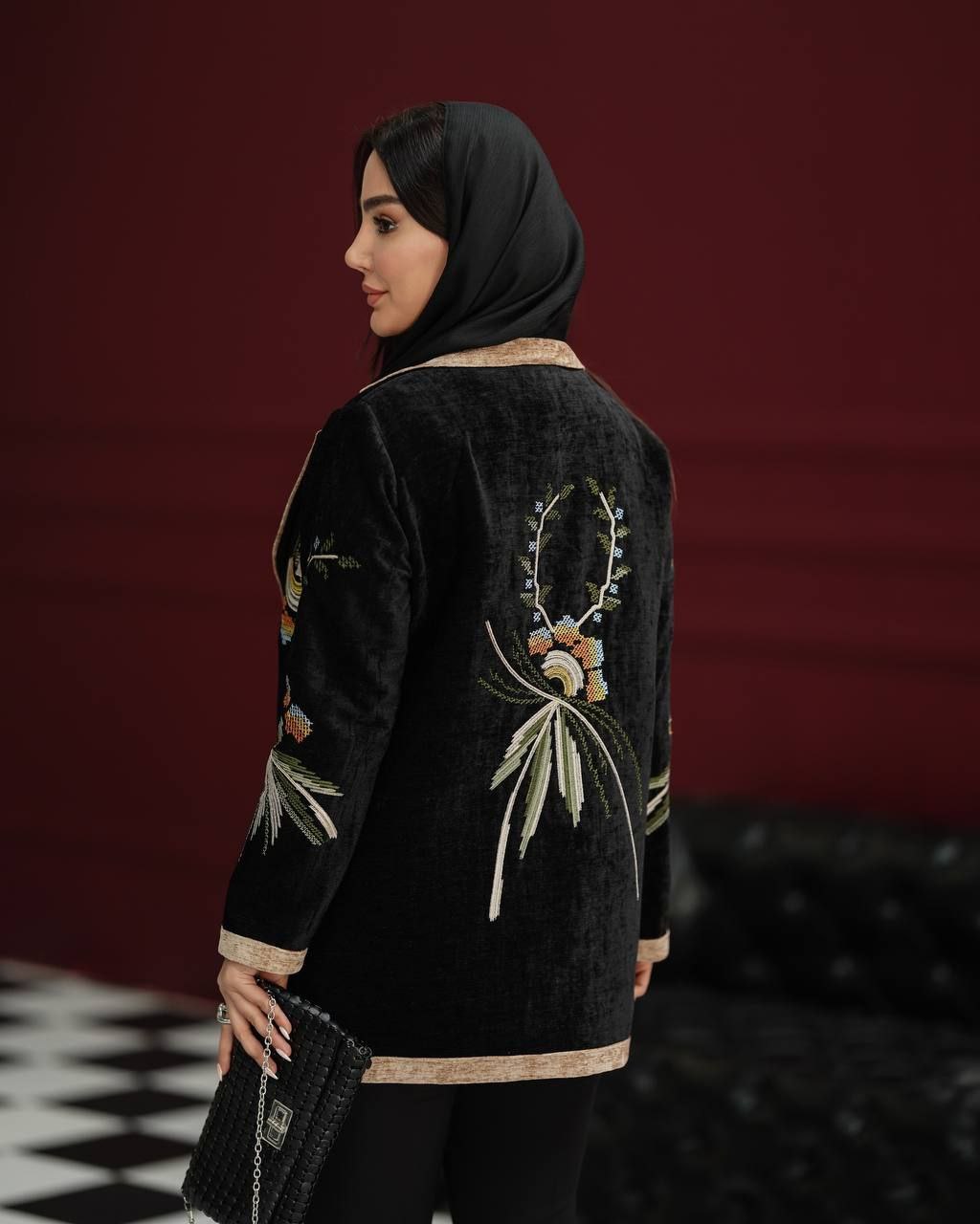 مانتو مشکی گلدوزی