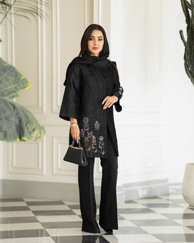 مانتو مجلسی گلدوزی مشکی