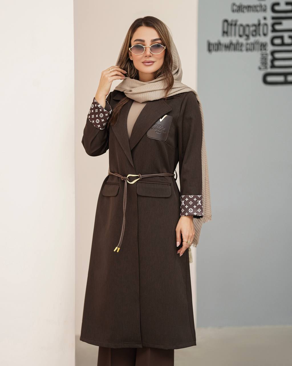 مانتو بلند زنانه یقه انگلیسی کمردار
